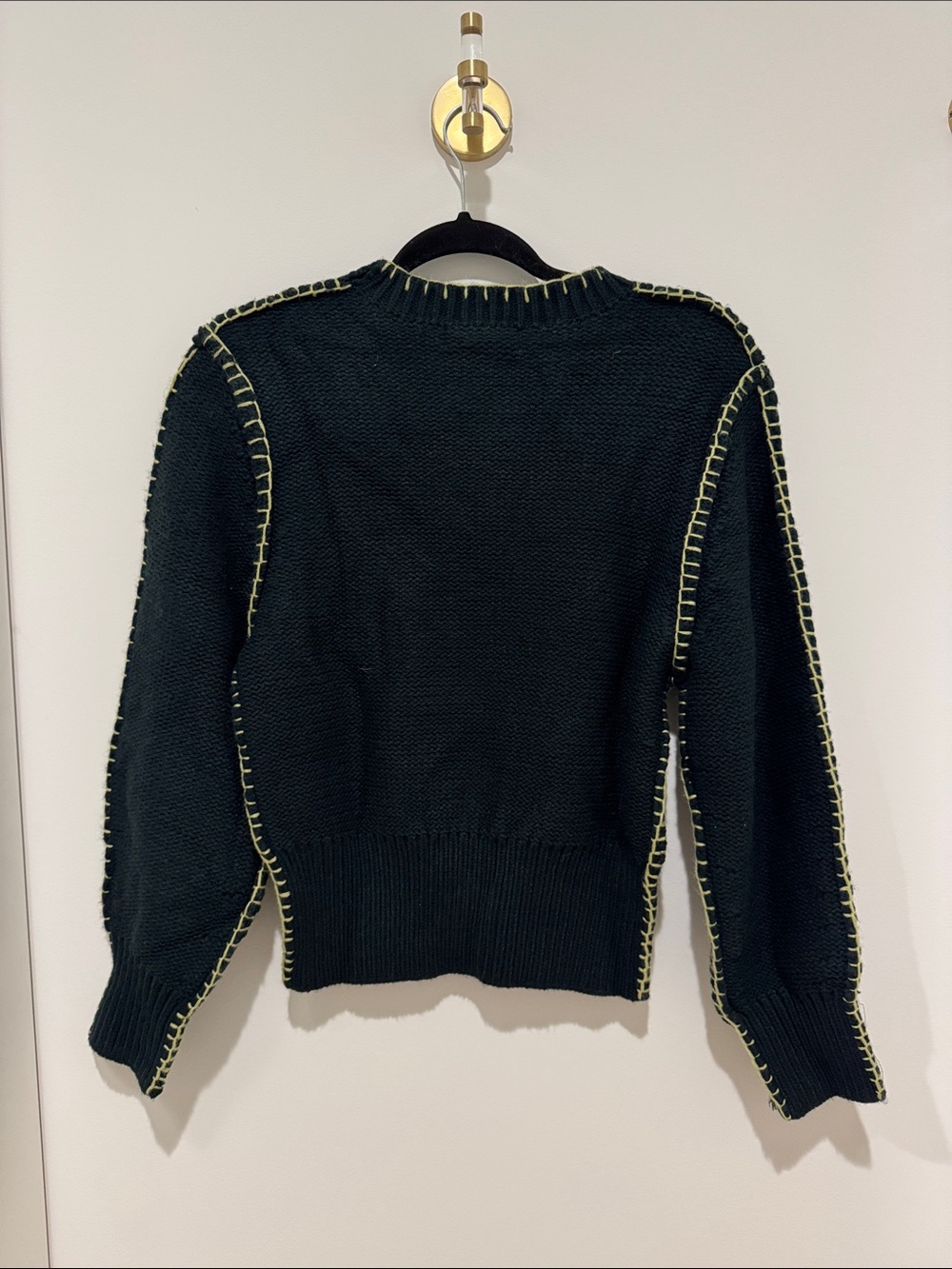 Olivia James/ Elizabeth James Sweater 💚 - Picture 6 of 6